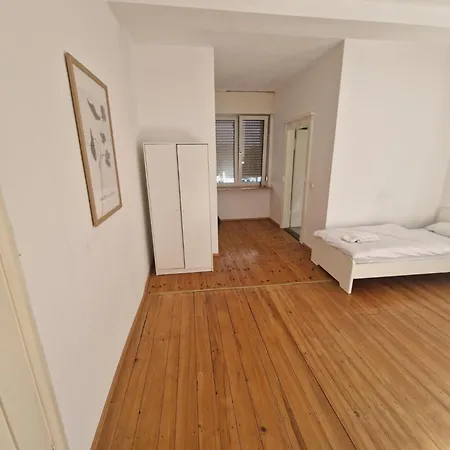 Lejlighed 2 Og Rechts Penzini Monteurzimmer D Durlach Fuer 6 Personen