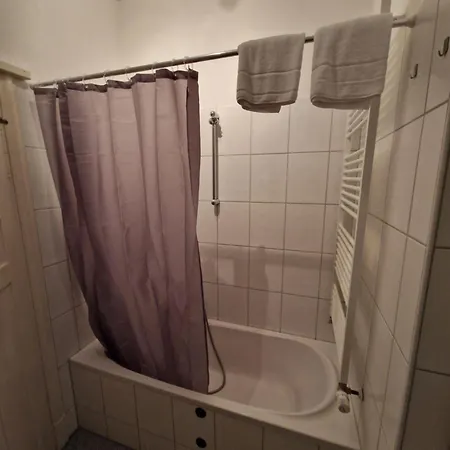 2 Og Rechts Penzini Monteurzimmer D Durlach Fuer 6 Personen *