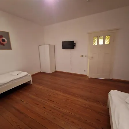 Lejlighed 2 Og Rechts Penzini Monteurzimmer D Durlach Fuer 6 Personen *