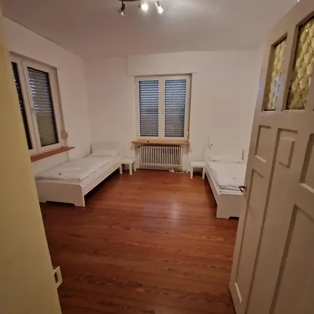 Lejlighed 2 Og Rechts Penzini Monteurzimmer D Durlach Fuer 6 Personen