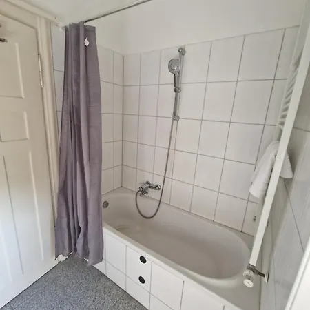 Lejlighed 2 Og Rechts Penzini Monteurzimmer D Durlach Fuer 6 Personen *