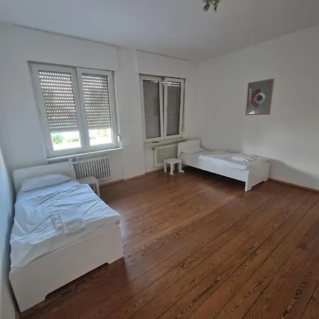2 Og Rechts Penzini Monteurzimmer D Durlach Fuer 6 Personen *